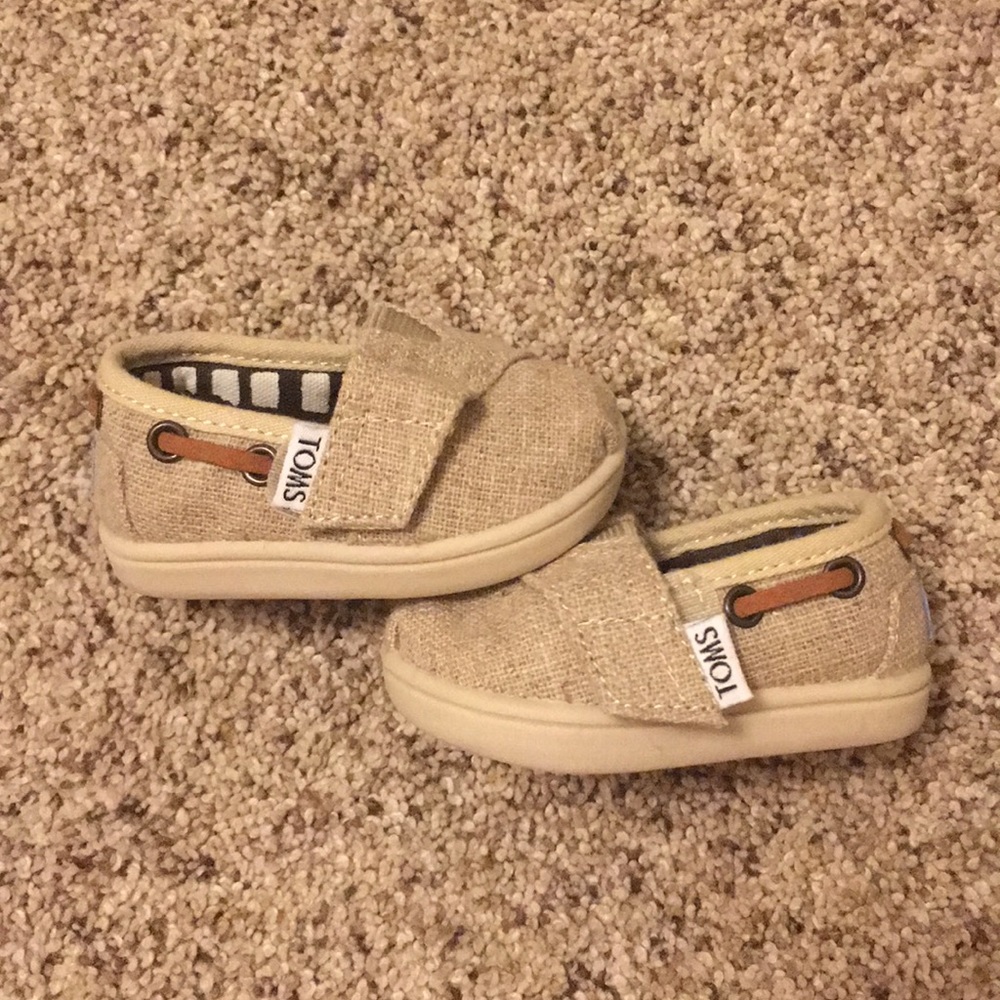 Toms infant shoes